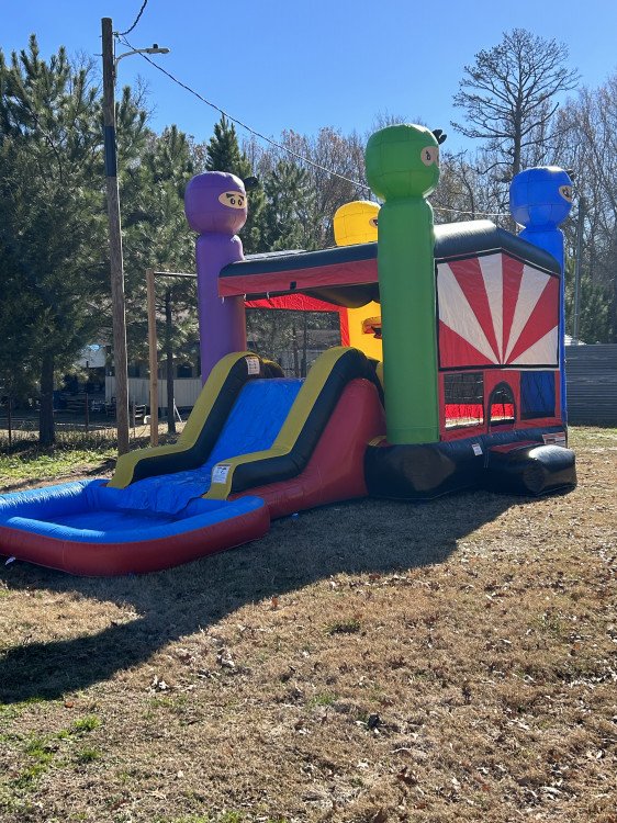 Dry ninja bounce house